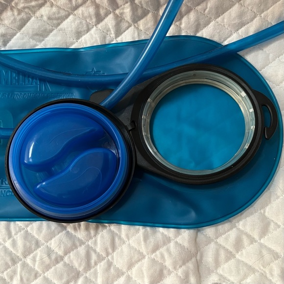 Camelbak HydroBak Hydration Pack - Picture 8 of 10